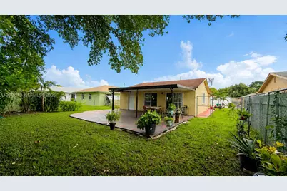 3074 NW 64th St, Miami, FL 33147 - Photo 8