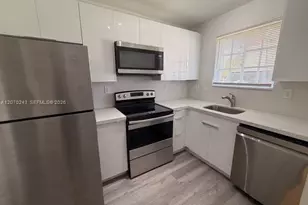 2054 NE 167th St, North Miami Beach, FL 33162 - Photo 14
