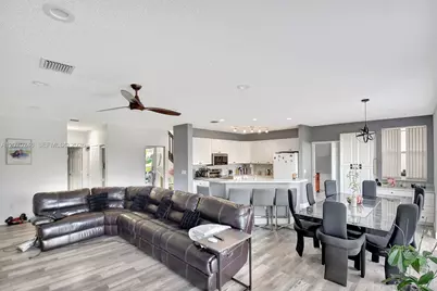 7647 Rockport Cir, Lake Worth, FL 33467 - Photo 2