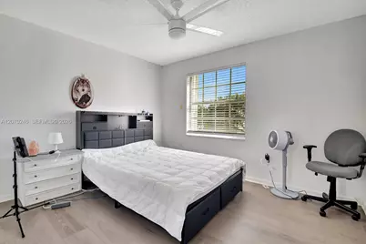 7647 Rockport Cir, Lake Worth, FL 33467 - Photo 8