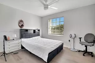 7647 Rockport Cir, Lake Worth, FL 33467 - Photo 8