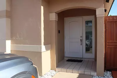 2732 W 68th Pl, Hialeah, FL 33016 - Photo 32