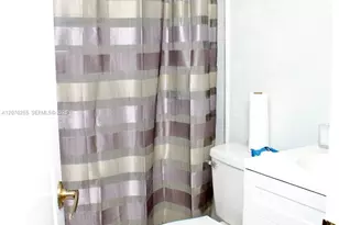 2732 W 68th Pl, Hialeah, FL 33016 - Photo 4