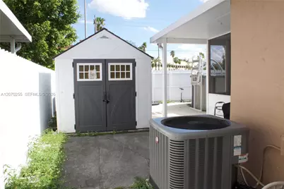 2732 W 68th Pl, Hialeah, FL 33016 - Photo 18
