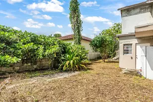 2100 SW 25th St, Miami, FL 33133 - Photo 14