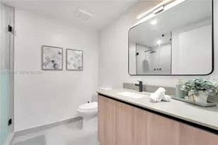 121 NE 5th St, Miami, FL 33132 - Photo 36