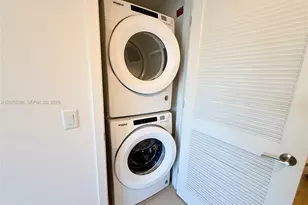159 NE 6th St, Miami, FL 33132 - Photo 24