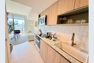 159 NE 6 Street #3108, Miami, FL 33132 - Photo 2