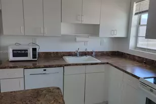 7620 Carlyle Ave, Miami Beach, FL 33141 - Photo 6