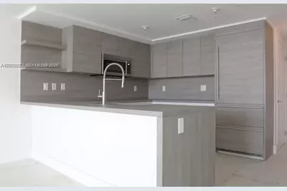 400 Sunny Isles Blvd #806, Sunny Isles Beach, FL 33160 - Photo 4