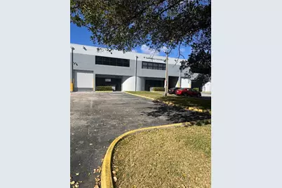 2310 NW 102nd Pl, Doral, FL 33172 - Photo 2