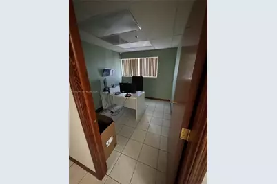 2310 NW 102nd Pl, Doral, FL 33172 - Photo 20
