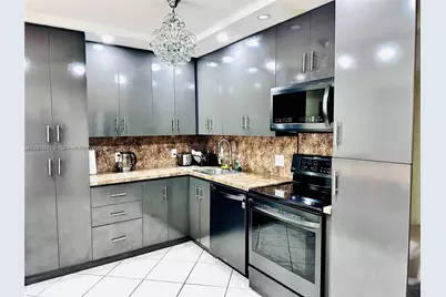 1817 S Ocean Dr #823, Hallandale Beach, FL 33009 - Photo 2