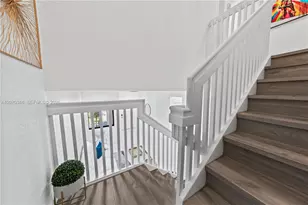 20576 NE 5th Pl, Miami, FL 33179 - Photo 16