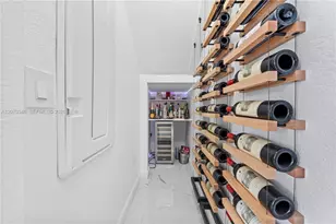20576 NE 5th Pl, Miami, FL 33179 - Photo 8