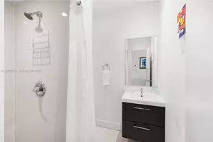 5445 Collins Ave, Miami Beach, FL 33140 - Photo 10