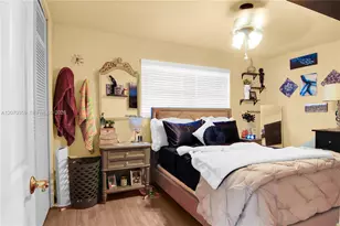 7690 NW 16th Ct, Pembroke Pines, FL 33024 - Photo 18