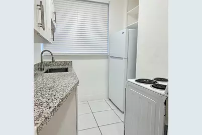 3433 Garden Ave #10, Miami Beach, FL 33140 - Photo 8