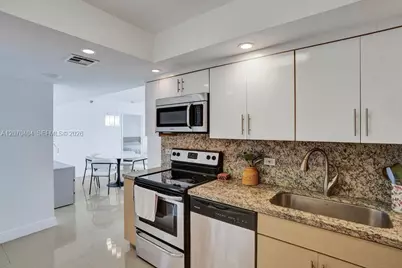 20515 E Country Club Dr #1641, Aventura, FL 33180 - Photo 8