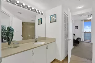 1750 N Bayshore Dr, Miami, FL 33132 - Photo 12