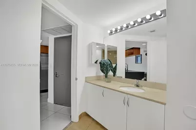 1750 N Bayshore Dr #2202, Miami, FL 33132 - Photo 30