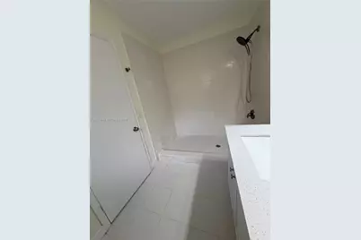 3522 Torremolinos Ave #E-31, Doral, FL 33178 - Photo 14
