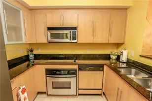 335 S Biscayne Blvd, Miami, FL 33131 - Photo 10