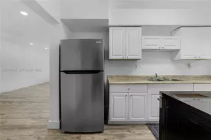 2250 Bay Dr, Miami Beach, FL 33141 - Photo 12