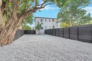 3783 SW 27th St, Miami, FL 33134 - Photo 16