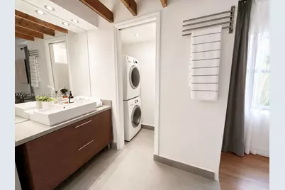 585 NE 121st St, North Miami, FL 33161 - Photo 24
