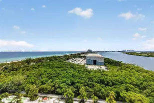 100 Bayview Dr, Sunny Isles Beach, FL 33160 - Photo 22