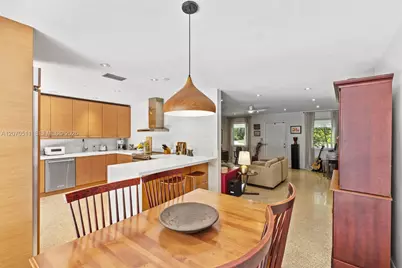 6390 SW 69th St, South Miami, FL 33143 - Photo 8