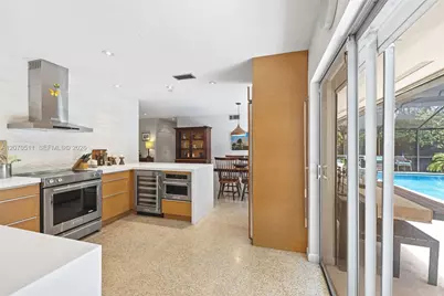 6390 SW 69th St, South Miami, FL 33143 - Photo 16