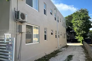 1631 NW 3 St, Miami, FL 33125 - Photo 10