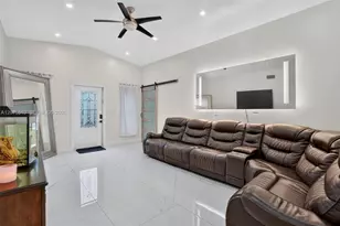 11818 SW 273rd Ln, Homestead, FL 33032 - Photo 8