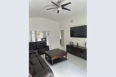 11818 SW 273rd Ln, Homestead, FL 33032 - Photo 2