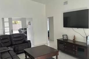 11818 SW 273rd Ln, Homestead, FL 33032 - Photo 2
