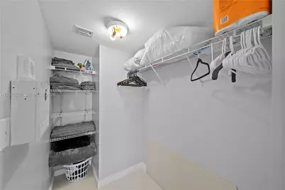 1200 Brickell Bay Dr #2205, Miami, FL 33131 - Photo 18