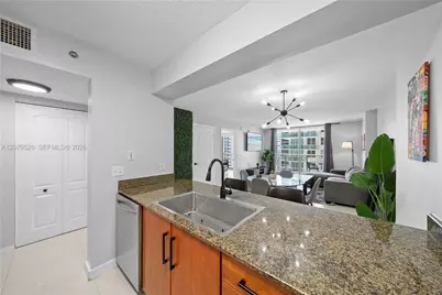 1200 Brickell Bay Dr #2205, Miami, FL 33131 - Photo 4