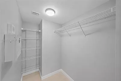1200 Brickell Bay Dr #2205, Miami, FL 33131 - Photo 14