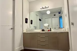 3701 N Country Club Dr, Aventura, FL 33180 - Photo 18