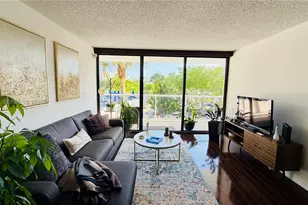 3701 N Country Club Dr, Aventura, FL 33180 - Photo 4