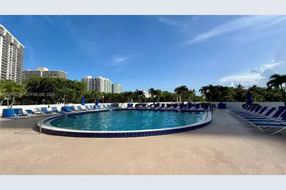 3701 N Country Club Dr #304, Aventura, FL 33180 - Photo 28
