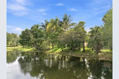 2220 NW 137th Ave, Sunrise, FL 33323 - Photo 30