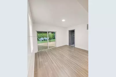 4726 Alton Rd, Miami Beach, FL 33140 - Photo 12