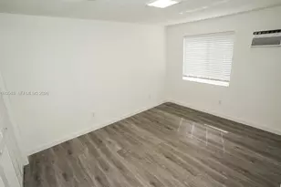 1043 NW 5th St, Miami, FL 33128 - Photo 8