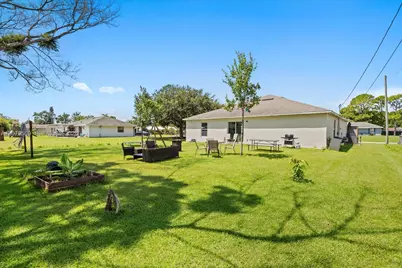 1671 SE Seashore Ln, Port Saint Lucie, FL 34983 - Photo 24