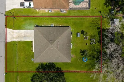1671 SE Seashore Ln, Port Saint Lucie, FL 34983 - Photo 2