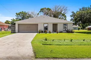 1671 SE Seashore Ln, Port Saint Lucie, FL 34983 - Photo 1