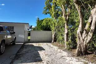 9815 SW 51st Terrace, Miami, FL 33165 - Photo 6